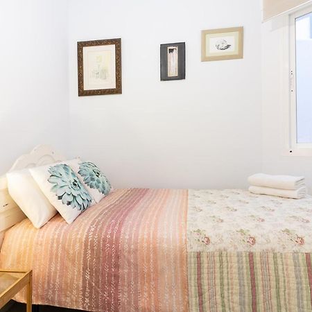 Apartamento Vicky Victoria Малага Экстерьер фото